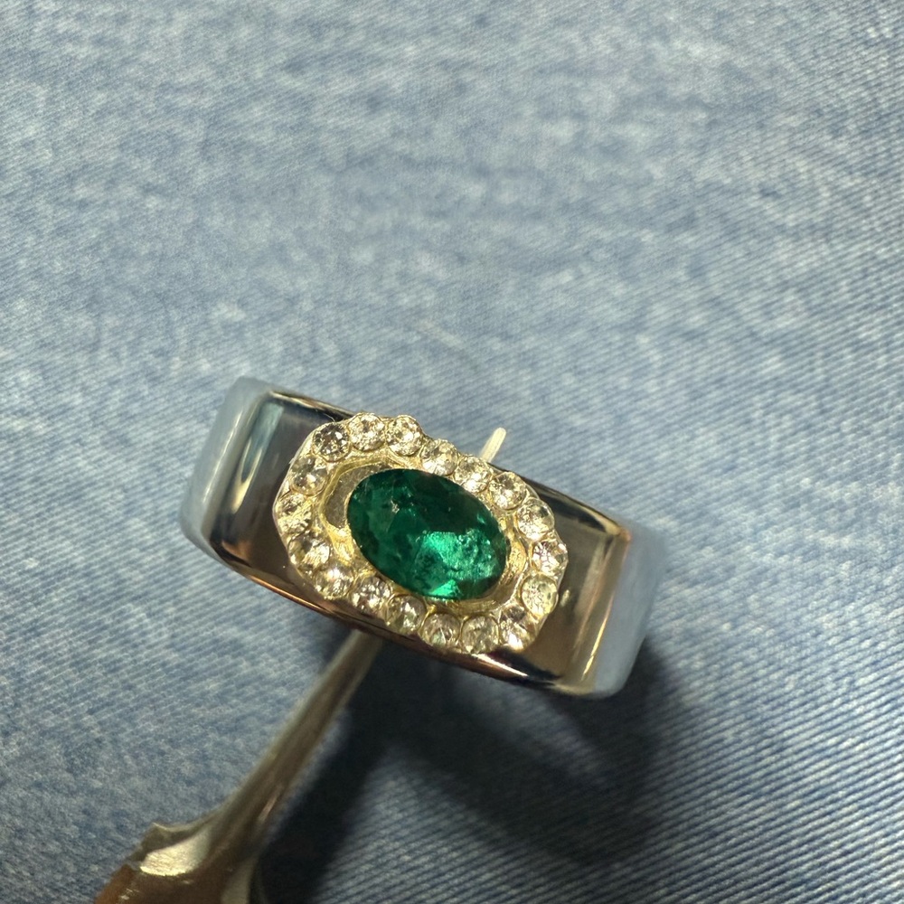 Customize your oura ring by adding a "gem" /rhinestone/nail art